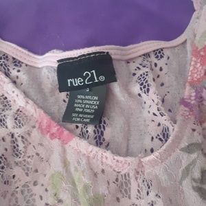 Rue 21 top